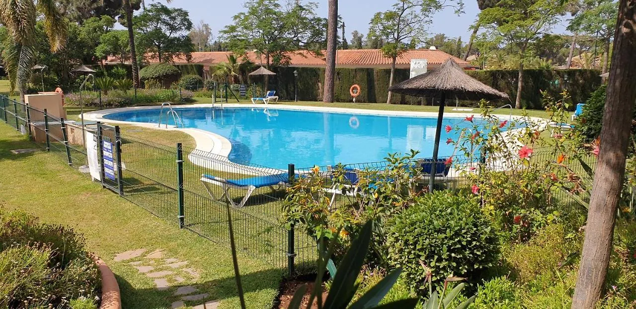 Sunny Apartment In Elviria contacts